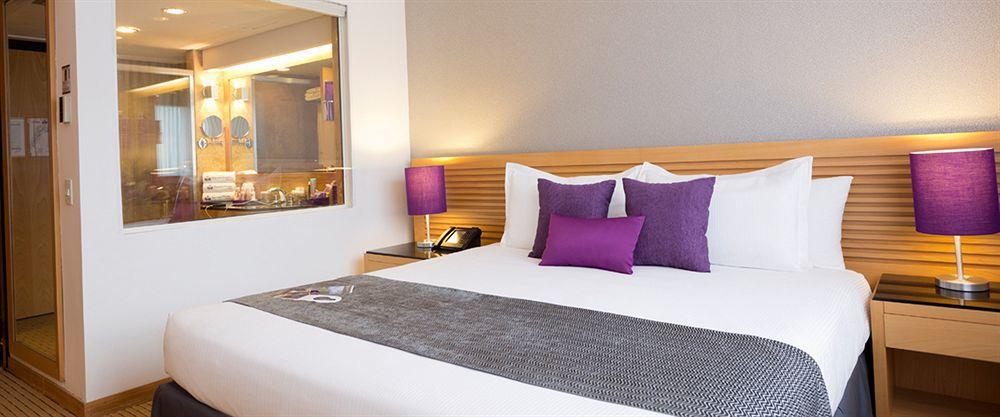 Eurobuilding Hotel & Suites Caracas Exteriör bild A bedroom at the hotel