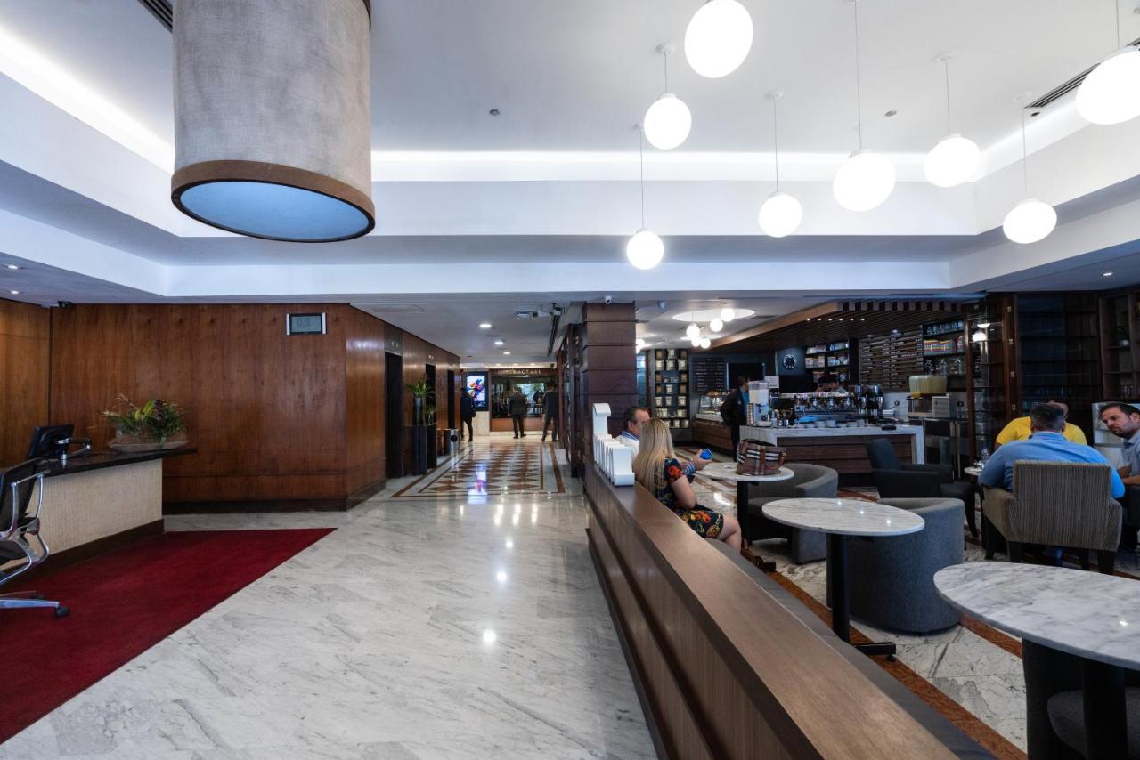 Eurobuilding Hotel & Suites Caracas Exteriör bild The interior of the lounge