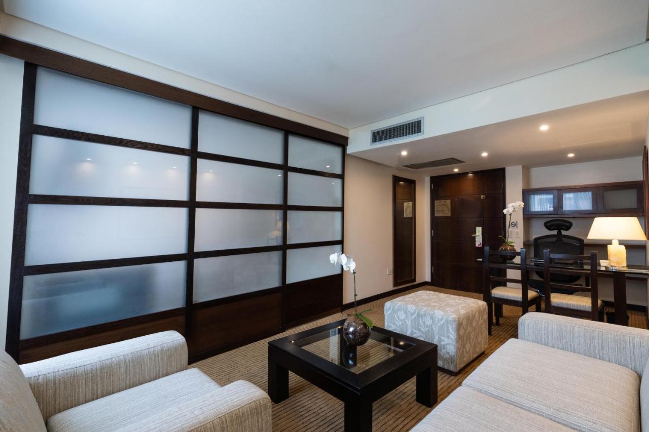 Eurobuilding Hotel & Suites Caracas Exteriör bild A room at the hotel