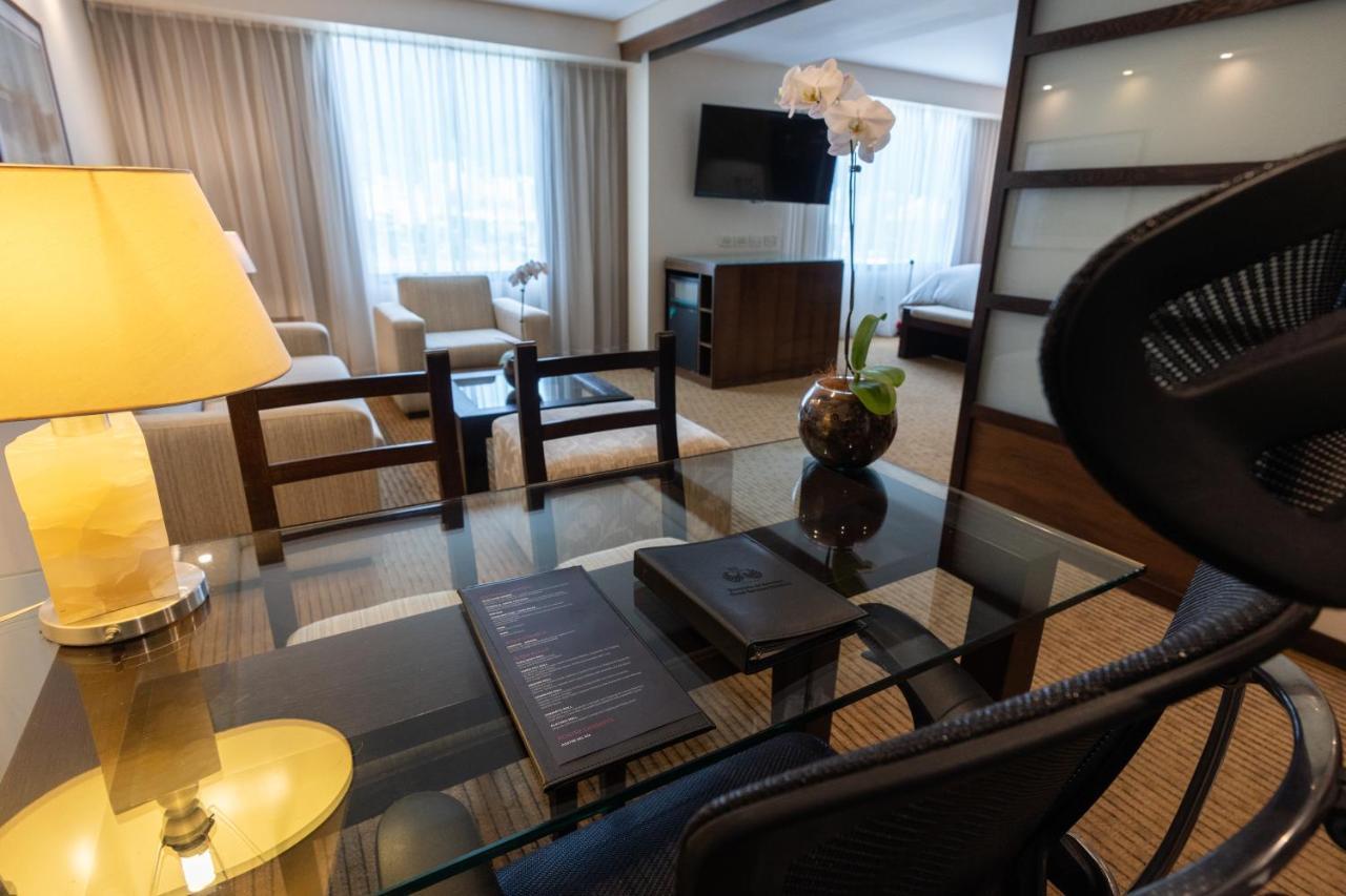 Eurobuilding Hotel & Suites Caracas Exteriör bild A suite at the hotel
