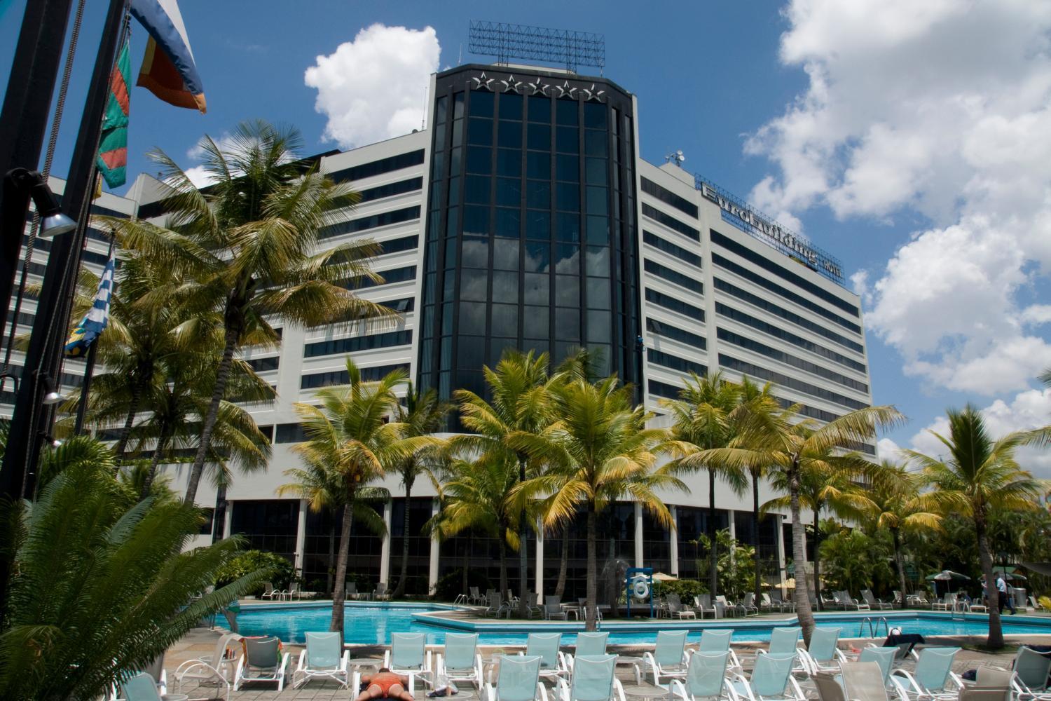 Eurobuilding Hotel & Suites Caracas Exteriör bild The hotel's main building